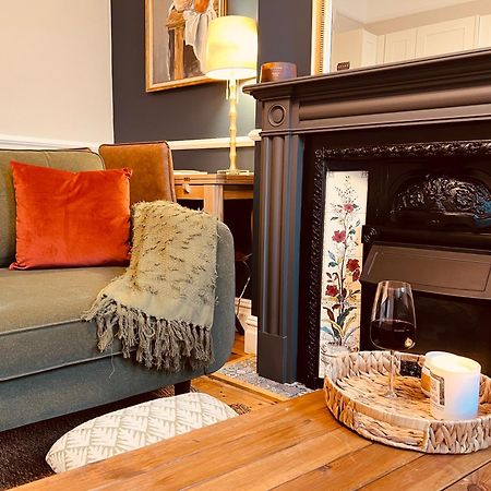 The Prestbury Annexe Apartment Cheltenham Bagian luar foto