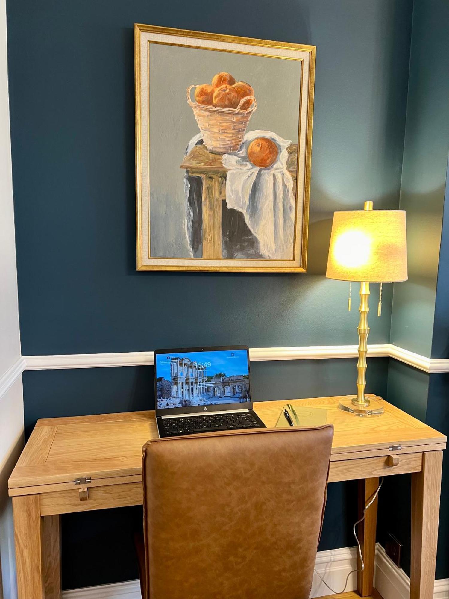 The Prestbury Annexe Apartment Cheltenham Bagian luar foto