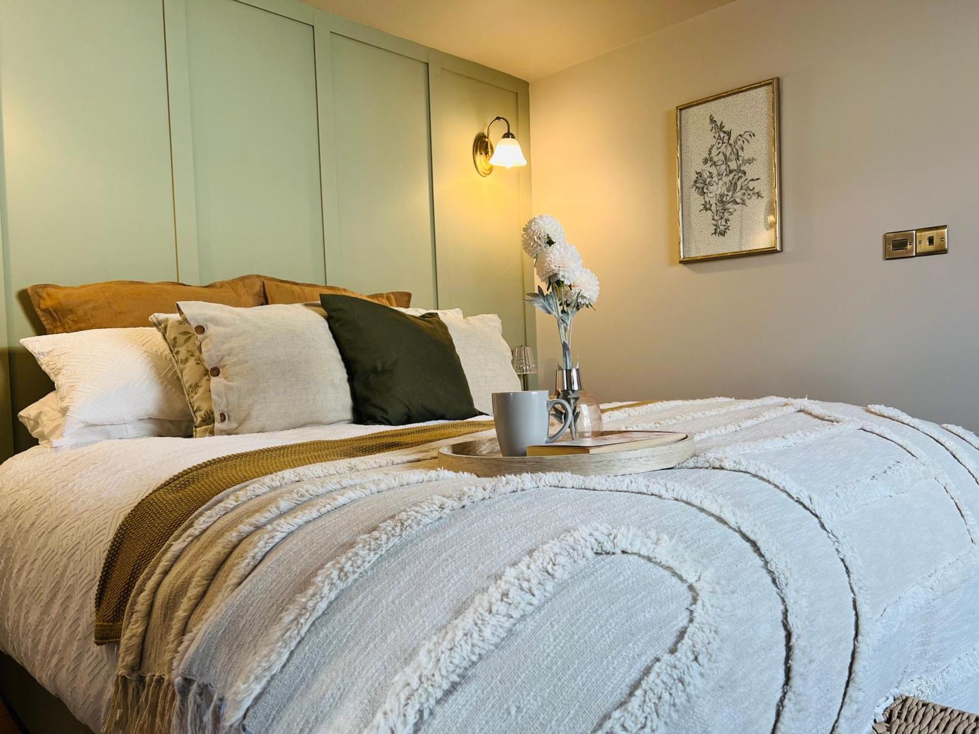 The Prestbury Annexe Apartment Cheltenham Bagian luar foto