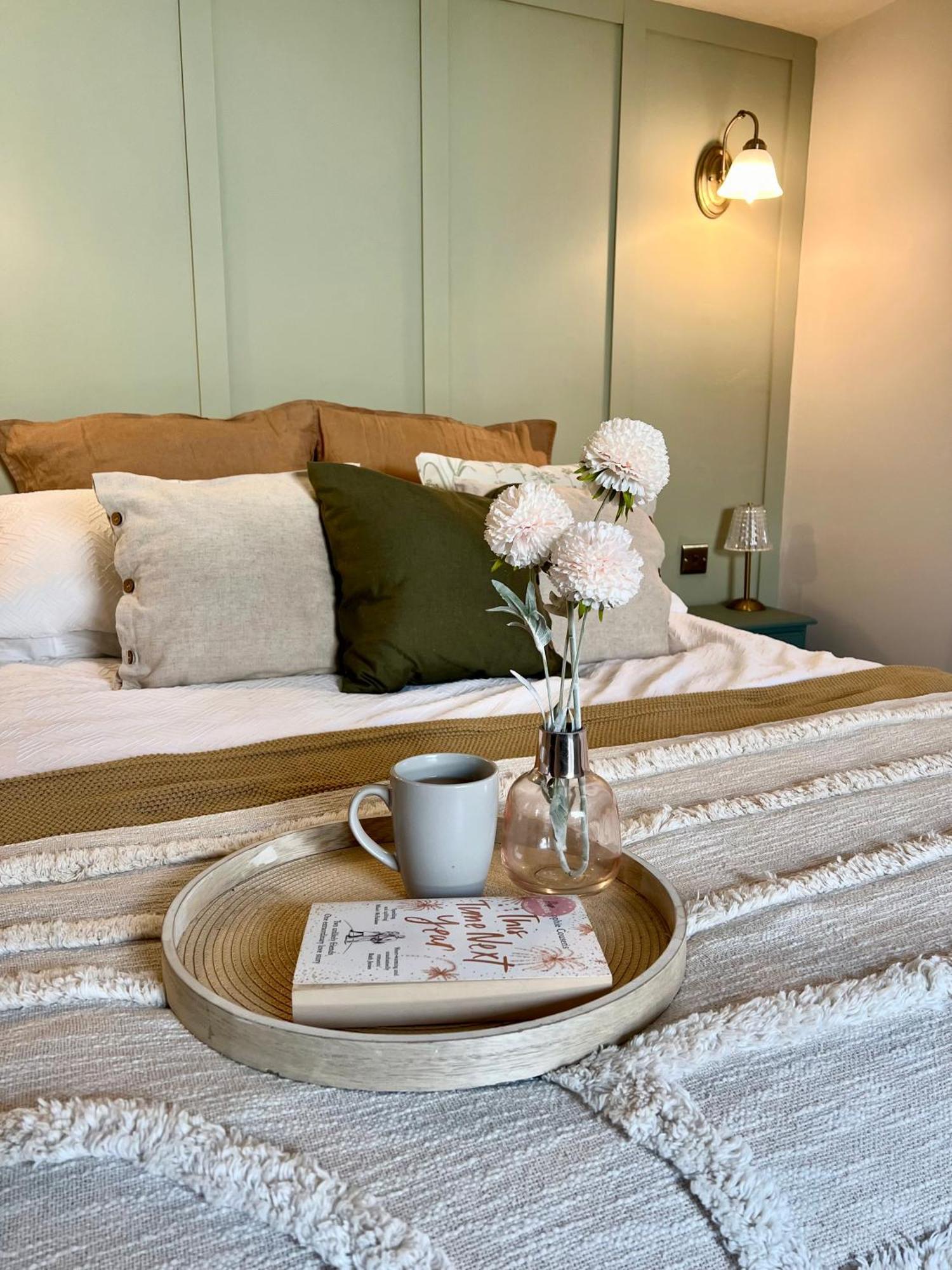 The Prestbury Annexe Apartment Cheltenham Bagian luar foto