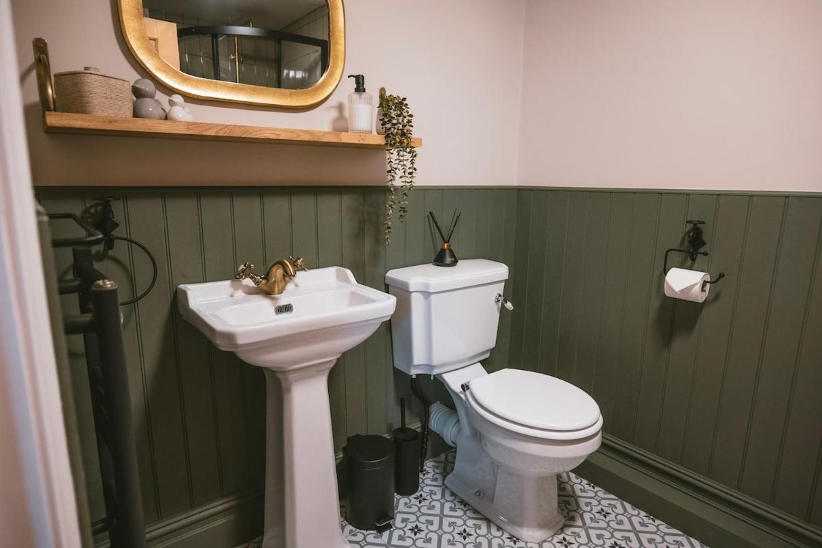The Prestbury Annexe Apartment Cheltenham Bagian luar foto
