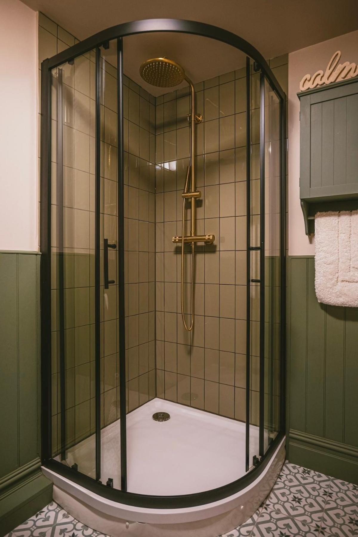 The Prestbury Annexe Apartment Cheltenham Bagian luar foto