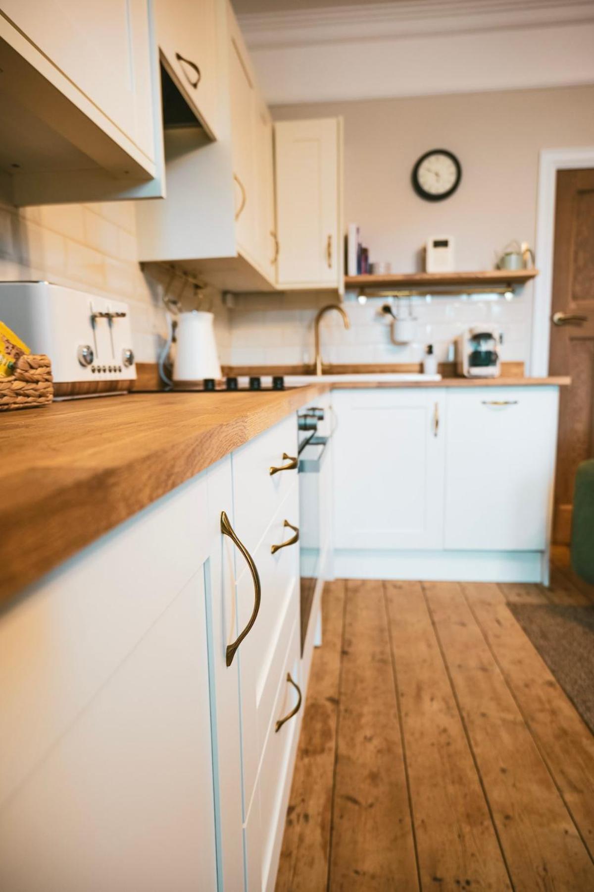 The Prestbury Annexe Apartment Cheltenham Bagian luar foto