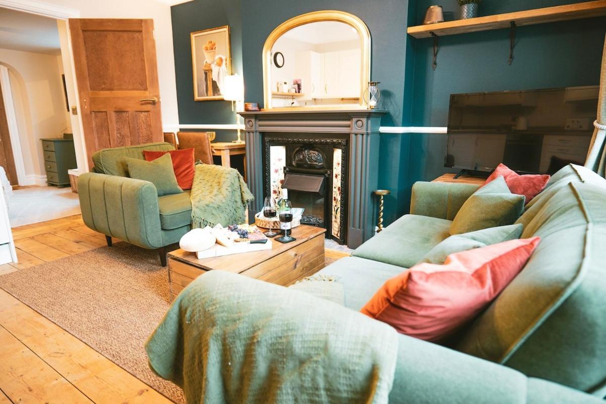 The Prestbury Annexe Apartment Cheltenham Bagian luar foto