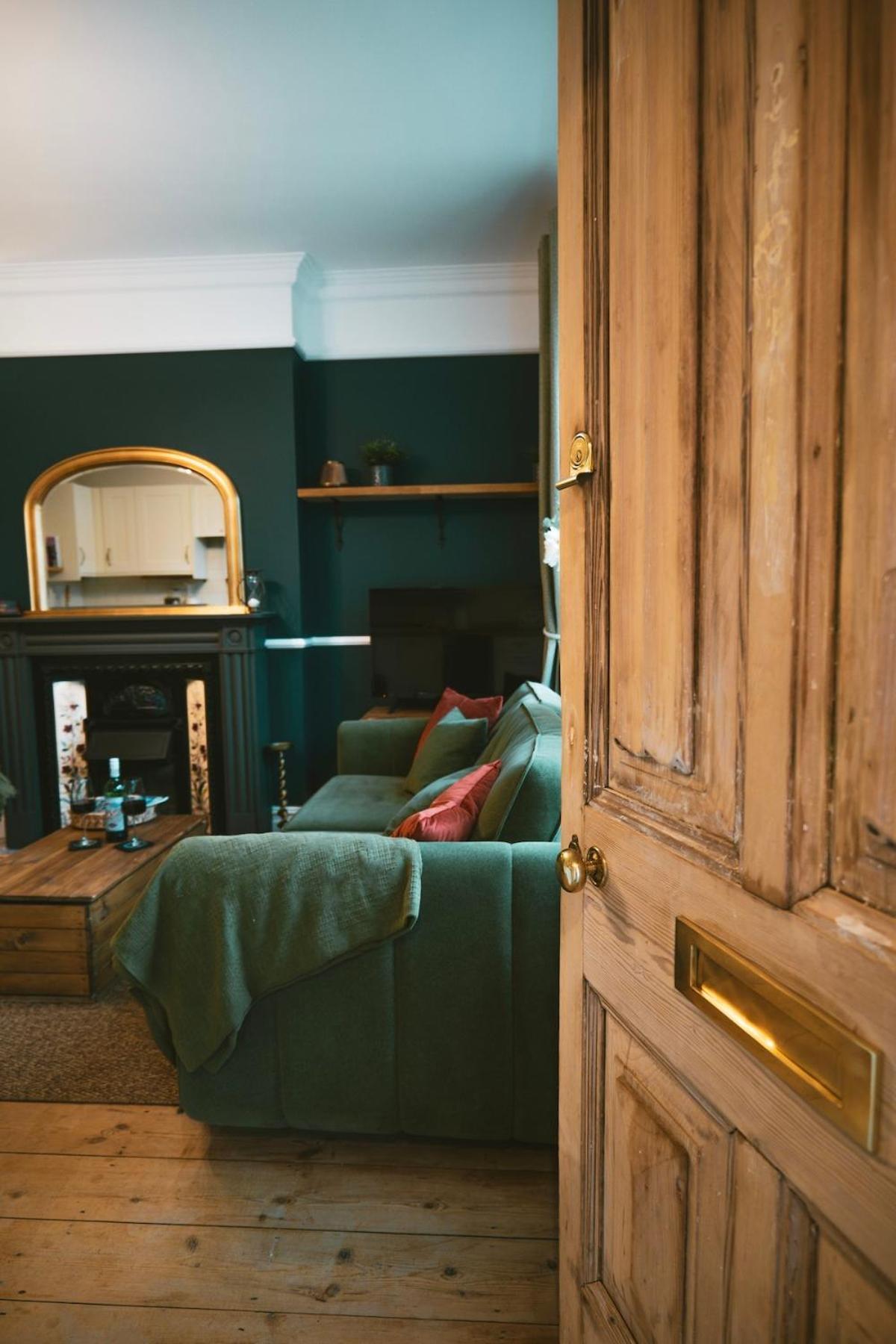 The Prestbury Annexe Apartment Cheltenham Bagian luar foto